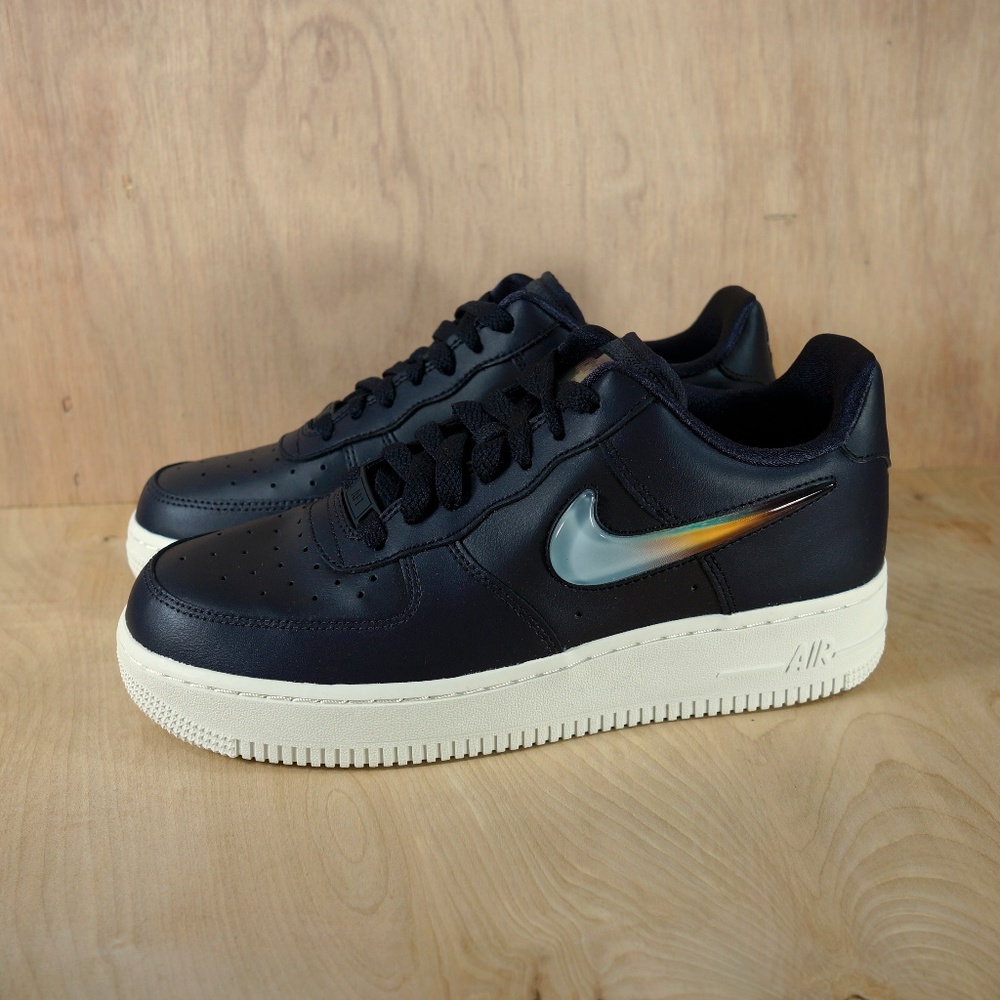 NEW Nike Women's Air Force 1 '07 SE Premium